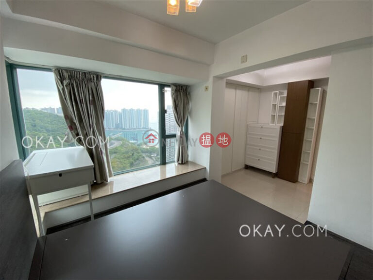 Lovely 1 bedroom with balcony | For Sale
