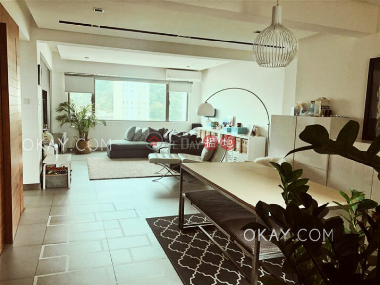 Charming 3 bedroom on high floor with parking | Rental