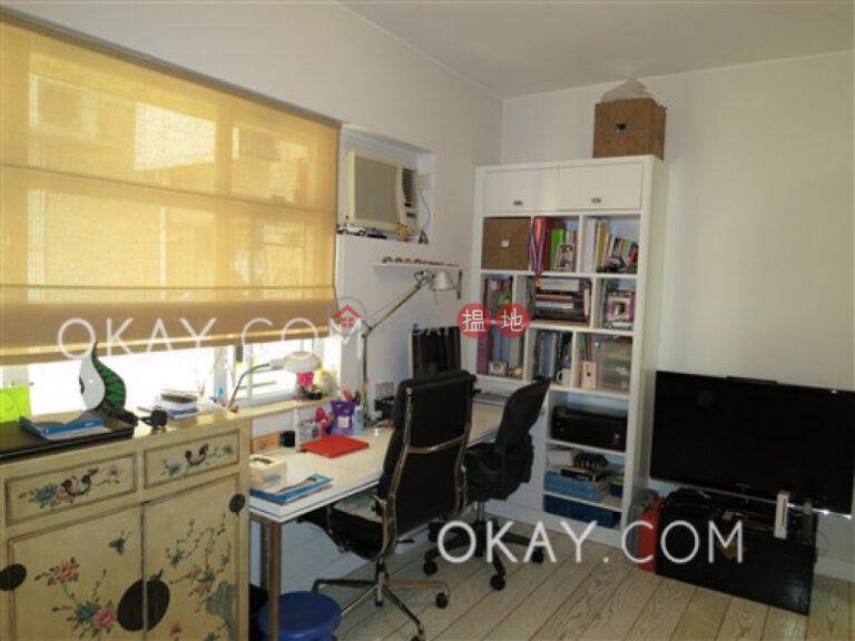 Efficient 3 bedroom with balcony & parking | For Sale