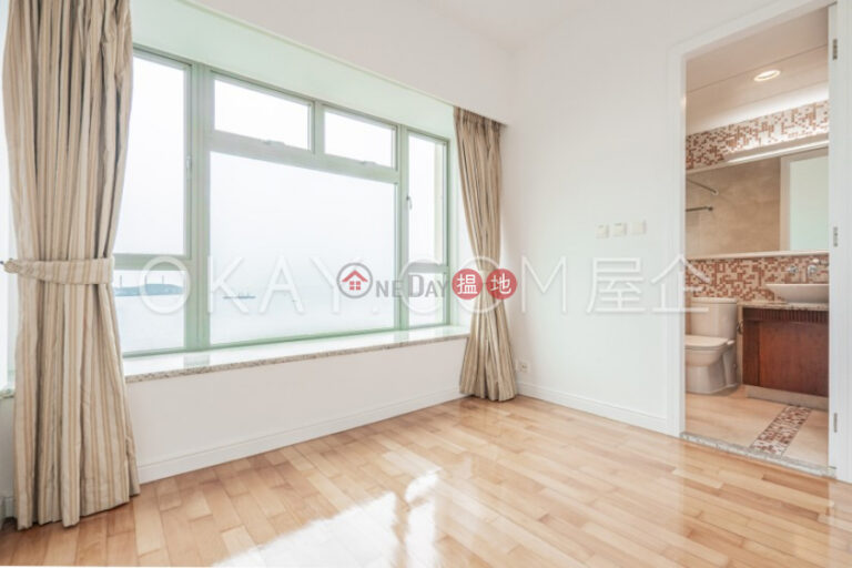 Stylish 4 bedroom with sea views, balcony | Rental