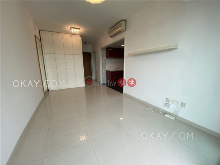 Lovely 1 bedroom with balcony | For Sale