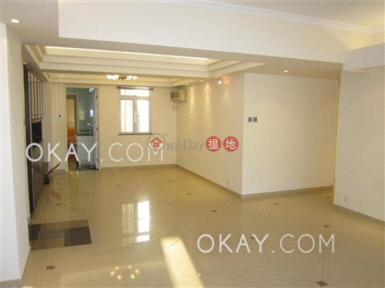 Elegant 3 bedroom with parking | For Sale