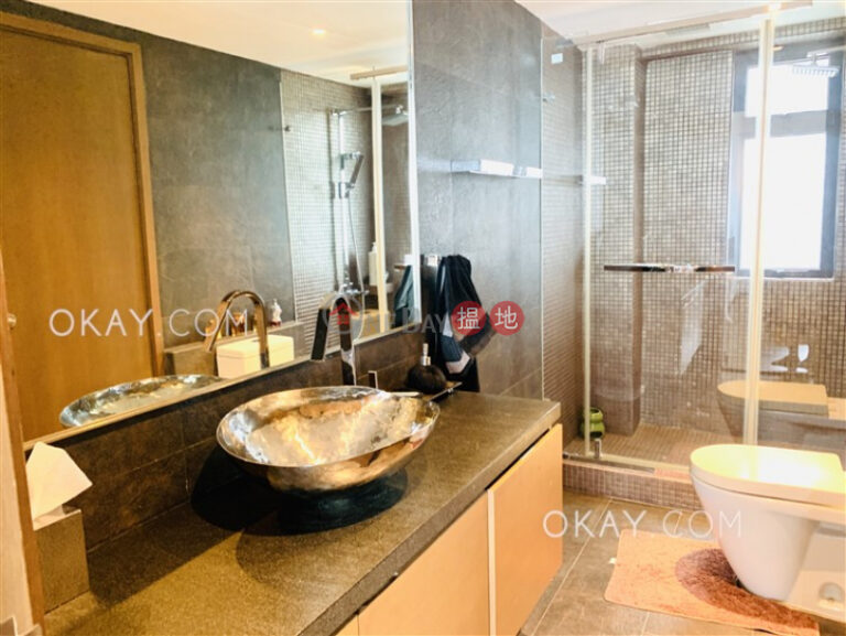 Exquisite 2 bedroom with balcony & parking | Rental