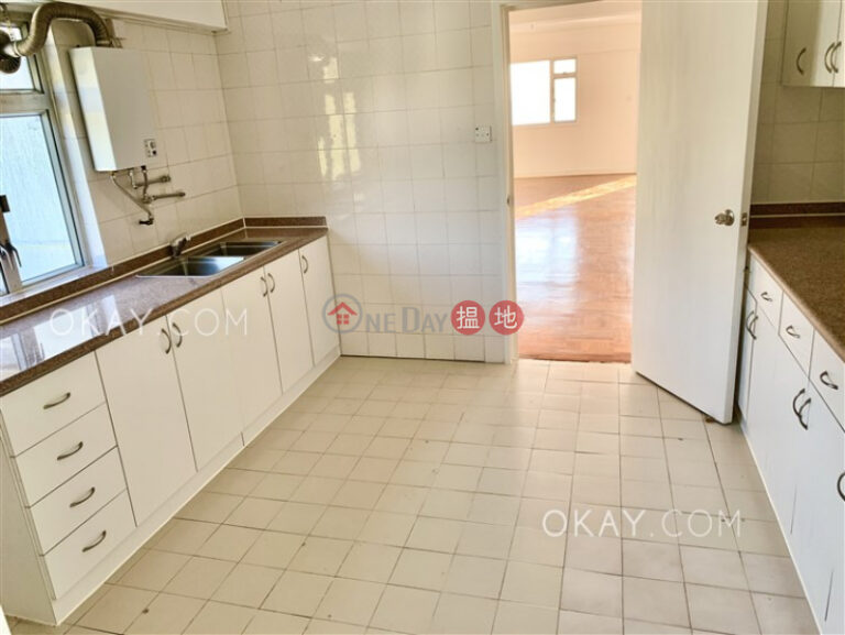 Efficient 3 bed on high floor with sea views & balcony | Rental