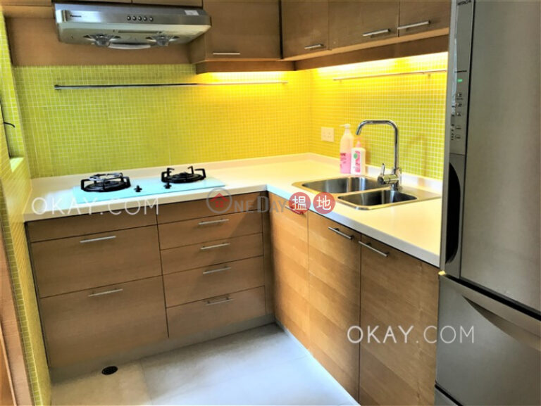 Charming 2 bedroom with parking | Rental