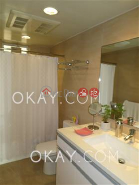 Efficient 3 bedroom with balcony & parking | For Sale