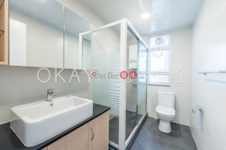 Stylish 3 bedroom with balcony & parking | Rental