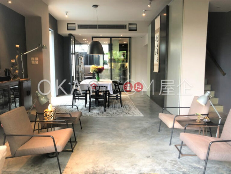 Gorgeous house with sea views, terrace & balcony | For Sale