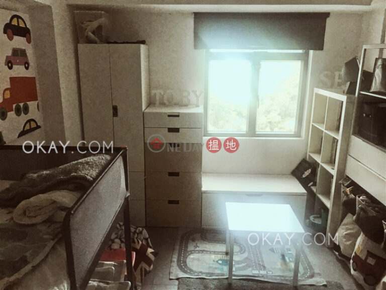 Charming 3 bedroom on high floor with parking | Rental