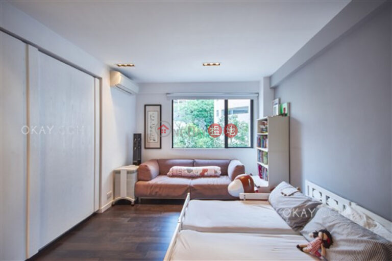 Efficient 3 bedroom with sea views & balcony | For Sale