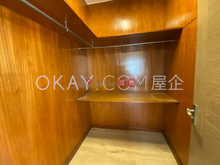 Efficient 4 bed on high floor with balcony & parking | Rental