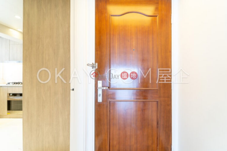 Luxurious 2 bed on high floor with balcony & parking | Rental