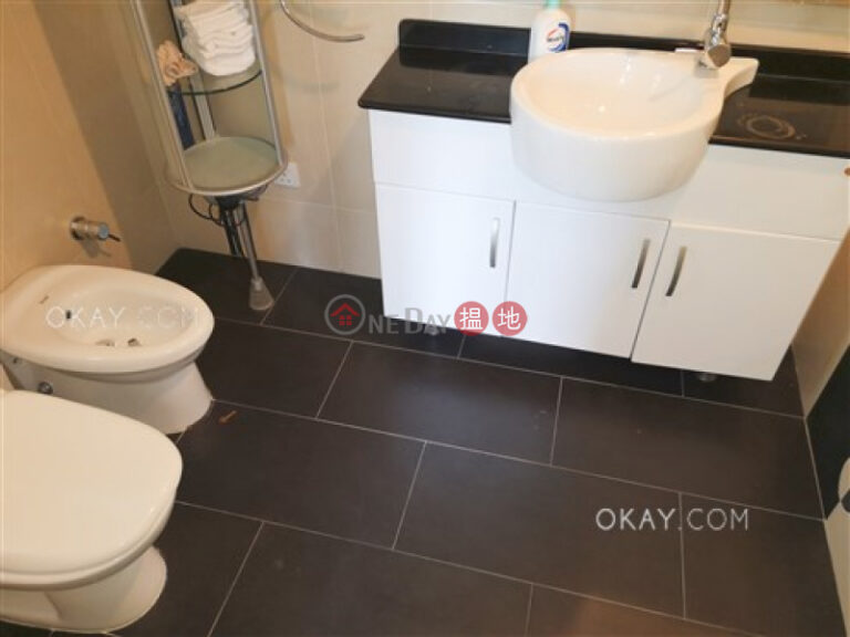 Efficient 4 bedroom with balcony & parking | Rental