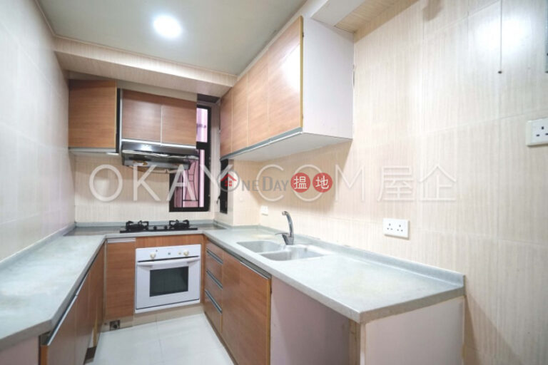 Efficient 3 bedroom with sea views & balcony | For Sale