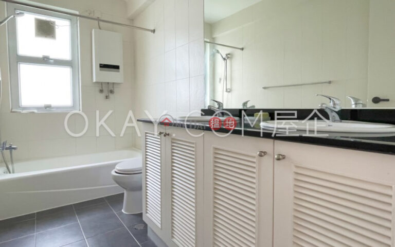 Efficient 4 bedroom with sea views, balcony | Rental