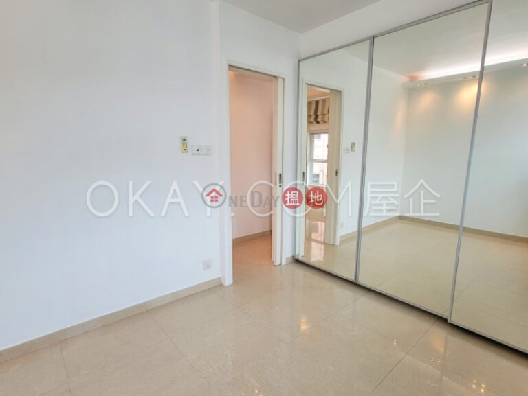 Rare penthouse with rooftop | For Sale