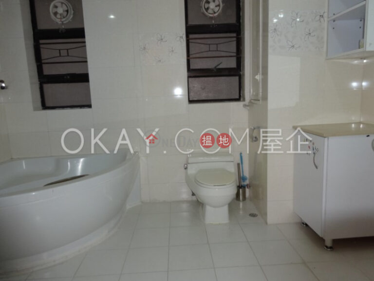 Beautiful 4 bedroom with balcony & parking | For Sale