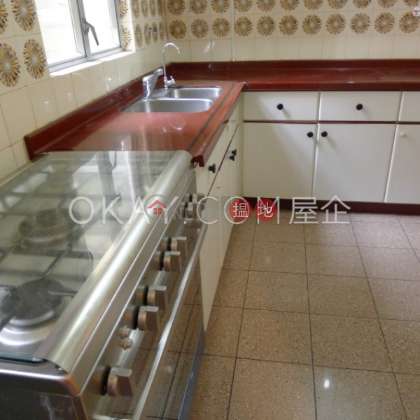 Efficient 3 bed on high floor with sea views & balcony | Rental