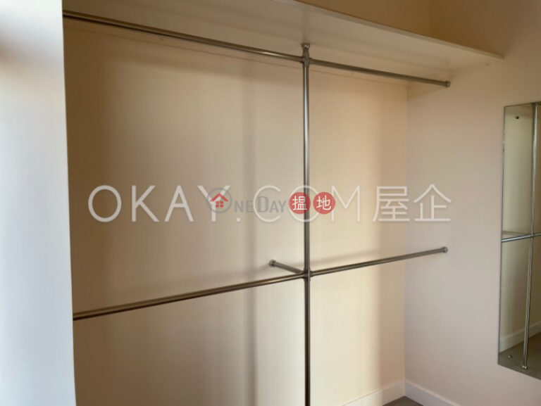 Popular 2 bedroom with parking | Rental