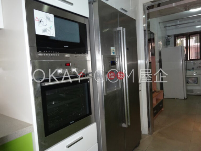 Beautiful 4 bedroom with balcony & parking | For Sale