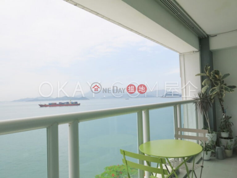 Lovely 4 bedroom with sea views, rooftop & balcony | For Sale