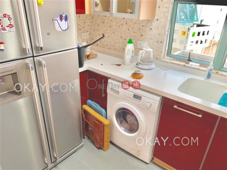 Tasteful 3 bedroom with parking | Rental