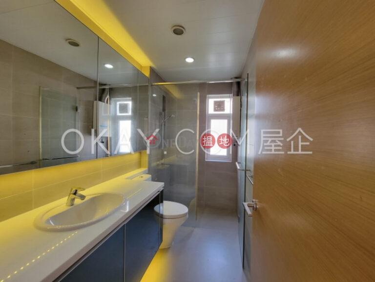 Efficient 4 bed on high floor with sea views & balcony | Rental