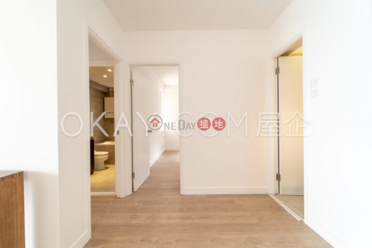 Luxurious 2 bed on high floor with balcony & parking | Rental