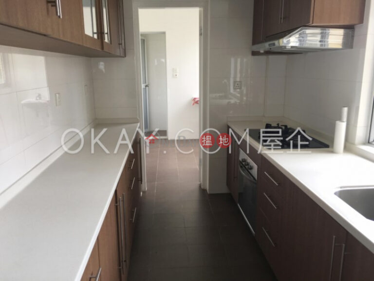 Efficient 4 bedroom with balcony & parking | For Sale