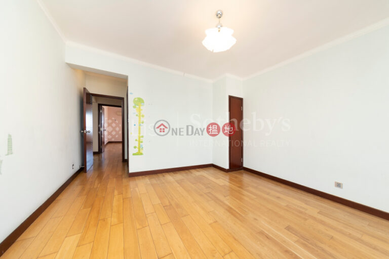 Property for Rent at Block 28-31 Baguio Villa with 4 Bedrooms