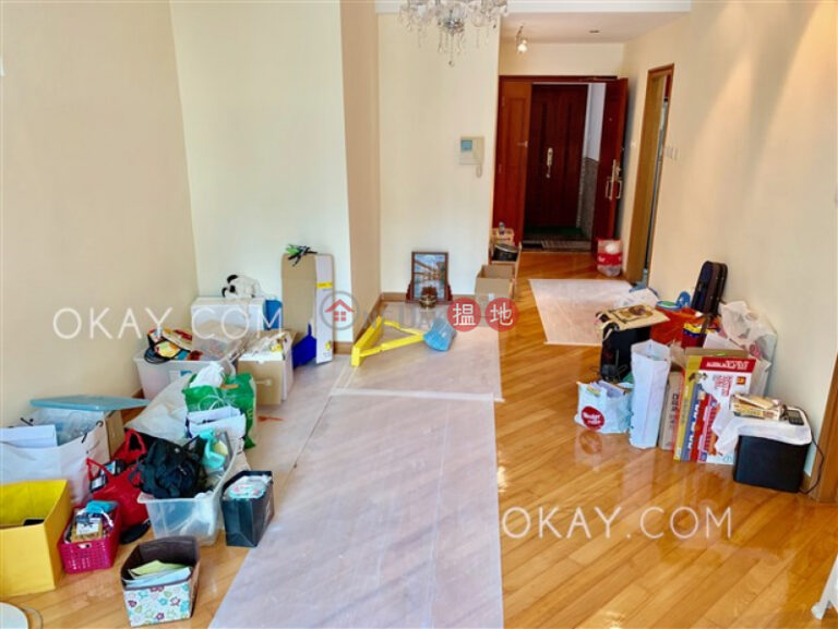 Tasteful 3 bedroom with parking | Rental