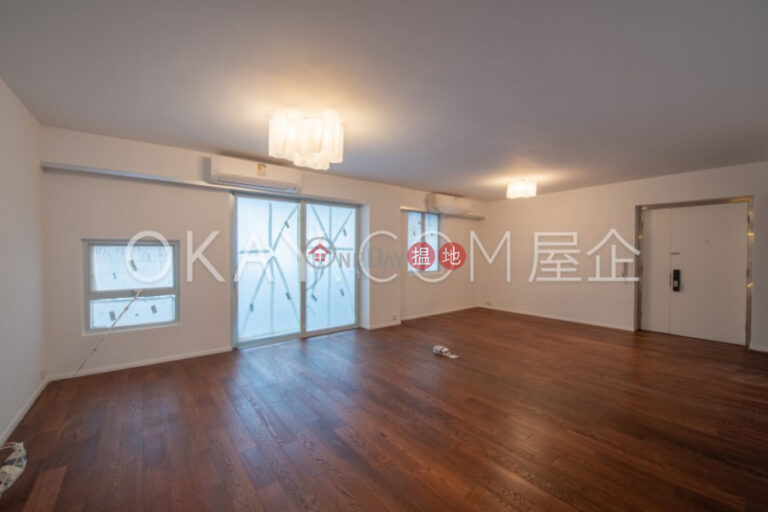 Beautiful 3 bedroom with sea views, balcony | For Sale