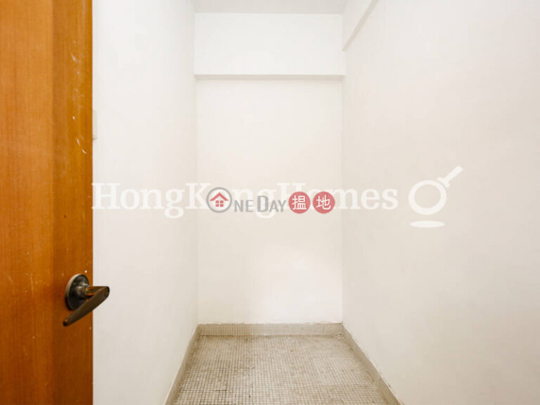 2 Bedroom Unit at Block 25-27 Baguio Villa | For Sale