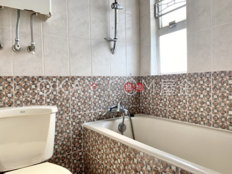 Rare 2 bedroom on high floor with parking | Rental