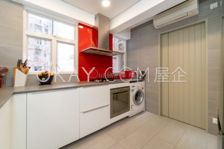 Efficient 4 bedroom with sea views, balcony | For Sale