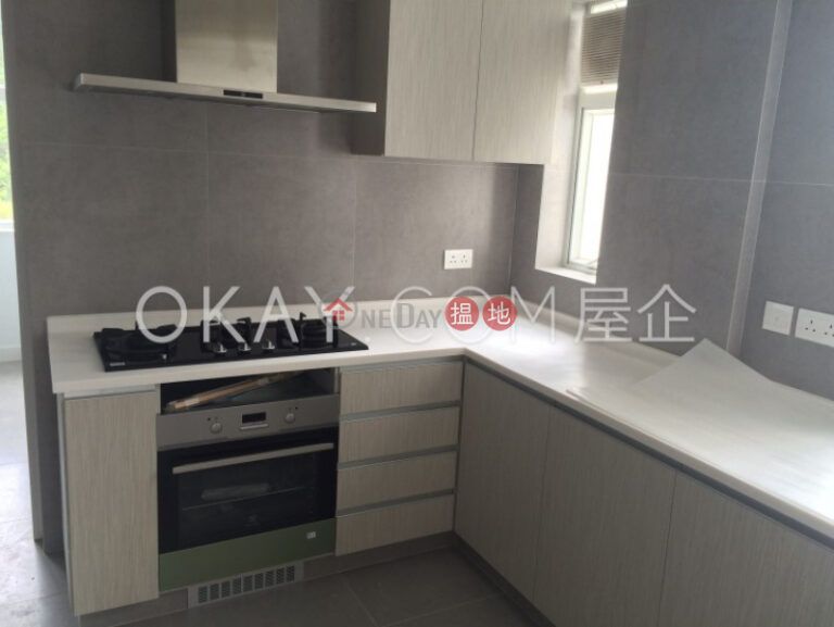 Efficient 3 bed on high floor with balcony & parking | Rental