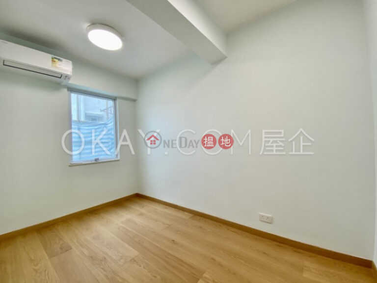 Elegant 3 bedroom on high floor with rooftop & parking | For Sale