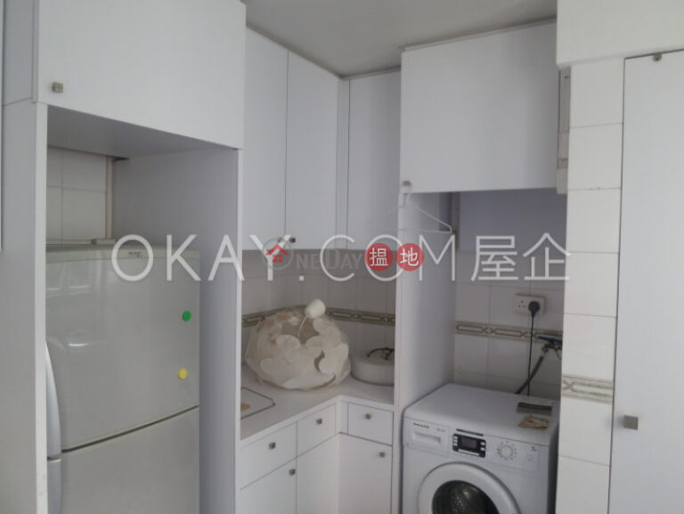 Lovely 2 bedroom with balcony & parking | Rental