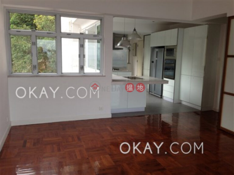 Efficient 3 bedroom with sea views, balcony | For Sale