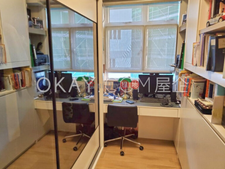 Charming 3 bedroom with sea views & rooftop | For Sale