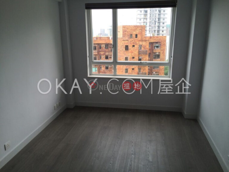Efficient 3 bed on high floor with balcony & parking | Rental