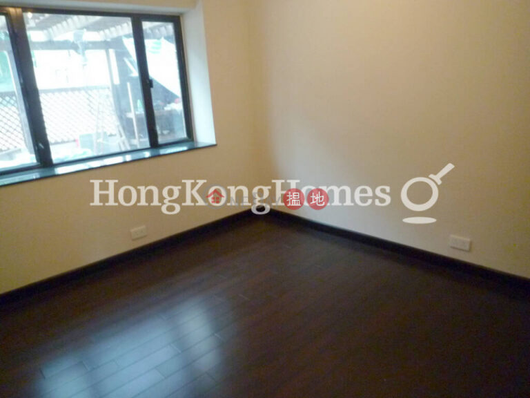 4 Bedroom Luxury Unit at Block 41-44 Baguio Villa | For Sale