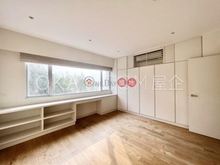 Lovely 3 bedroom with sea views, balcony | For Sale