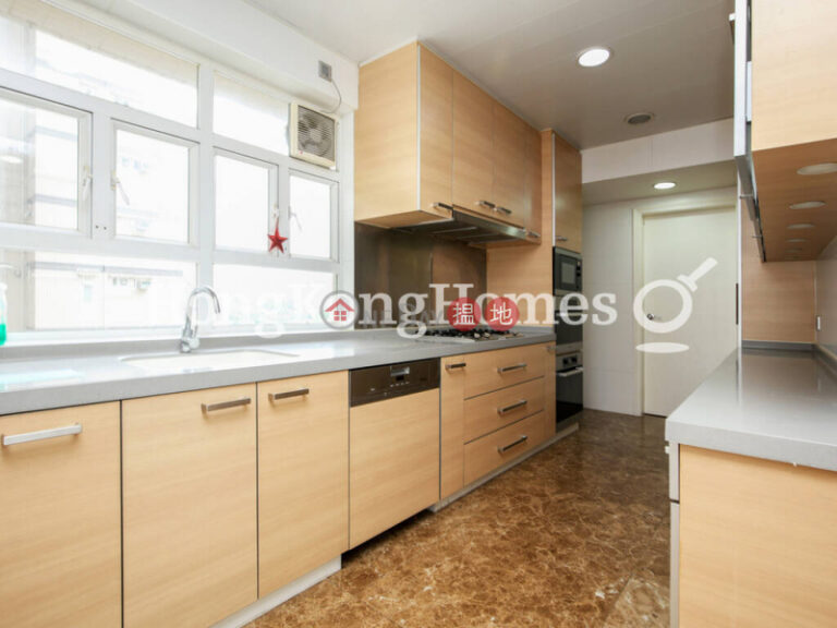 4 Bedroom Luxury Unit at Block 41-44 Baguio Villa | For Sale