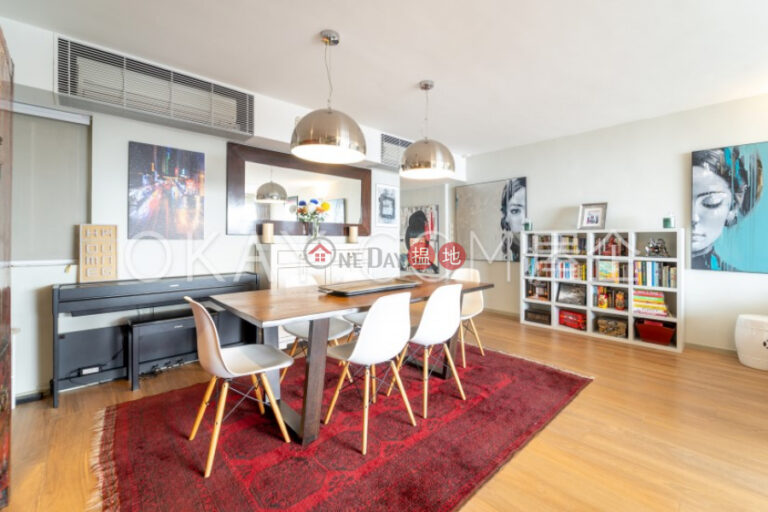 Efficient 4 bedroom with sea views, balcony | For Sale