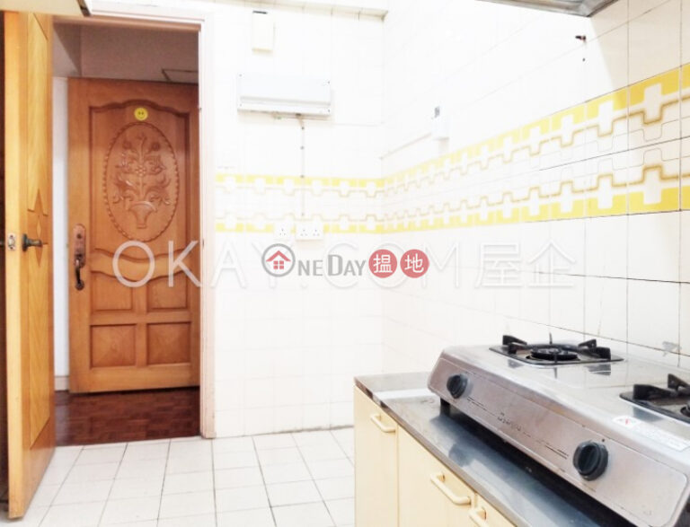 Efficient 2 bedroom with balcony & parking | Rental