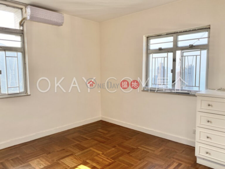 Rare 2 bedroom on high floor with parking | Rental