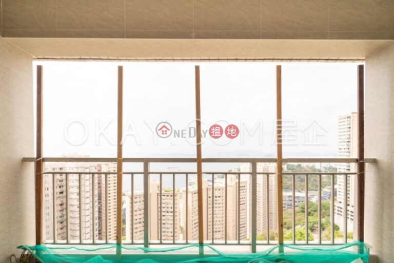 Luxurious 2 bed on high floor with balcony & parking | Rental