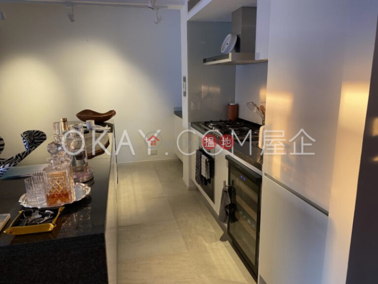 Popular 3 bedroom on high floor with rooftop & balcony | For Sale