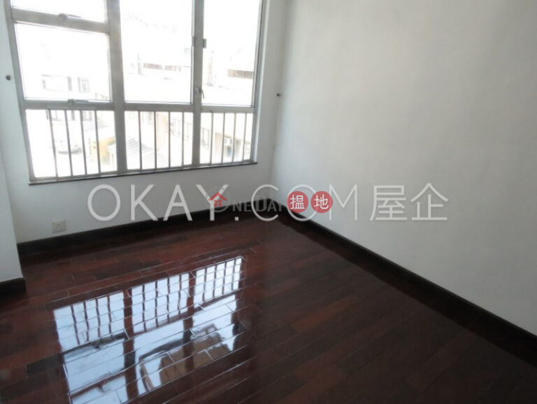 Popular 3 bedroom on high floor with balcony & parking | Rental